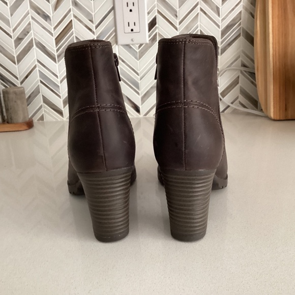 Brown booties - Picture 2 of 5